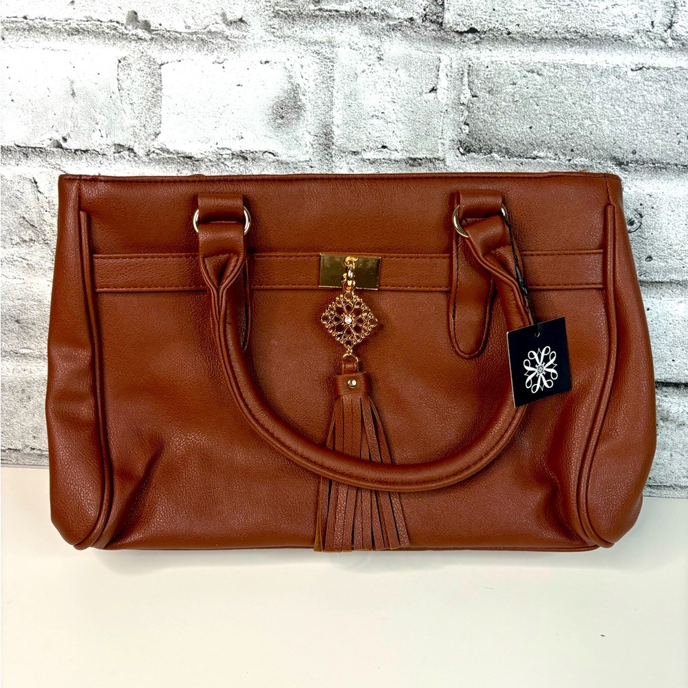 Vegan Leather Beautiful Brand New Purse Beautiful Detail